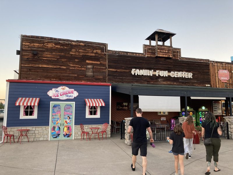 Rogue Valley Family Fun Center LLC photo 4
