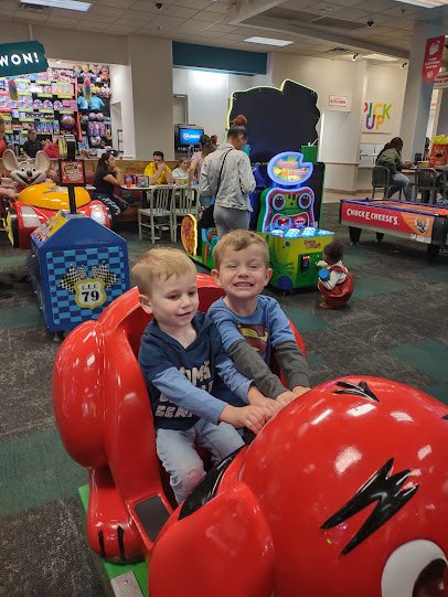 Chuck E. Cheese photo 4