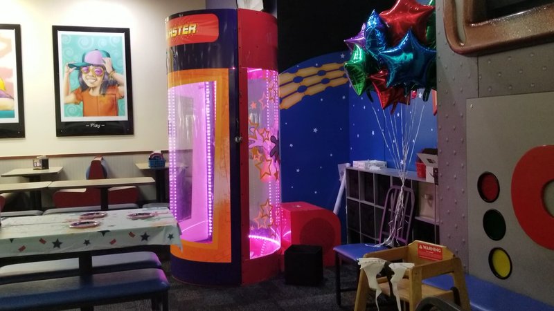 Chuck E. Cheese photo 2