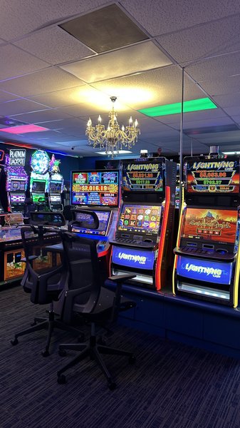 Lucky 7 Arcade photo 3