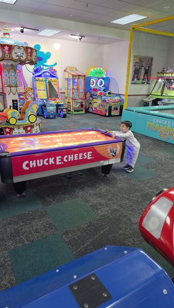 Chuck E. Cheese photo 4