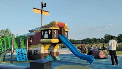 Spray Park at Veteran's Memorial Park photo 2