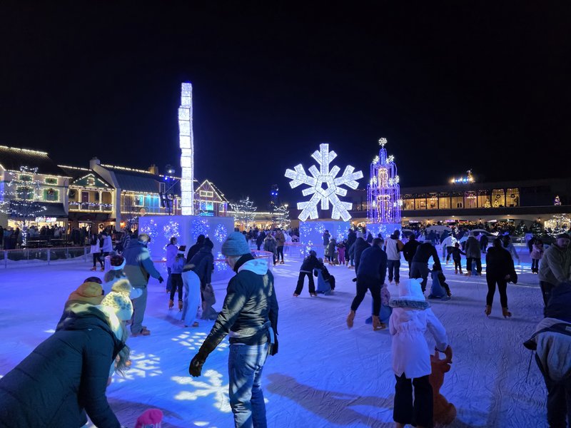 Snow Flake Ice Skating photo 5