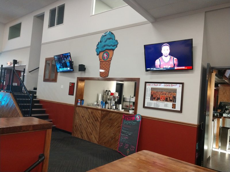 Backyard Bowl and Abides Bar and Grill photo 6