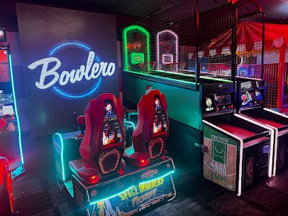 Bowlero Fair Lawn photo 5