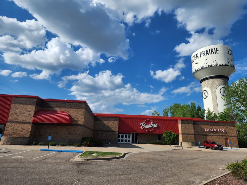 Bowlero Eden Prairie photo 6