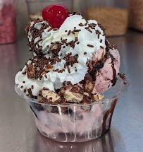 Wicky Ralph's Ice Cream & Mini Golf