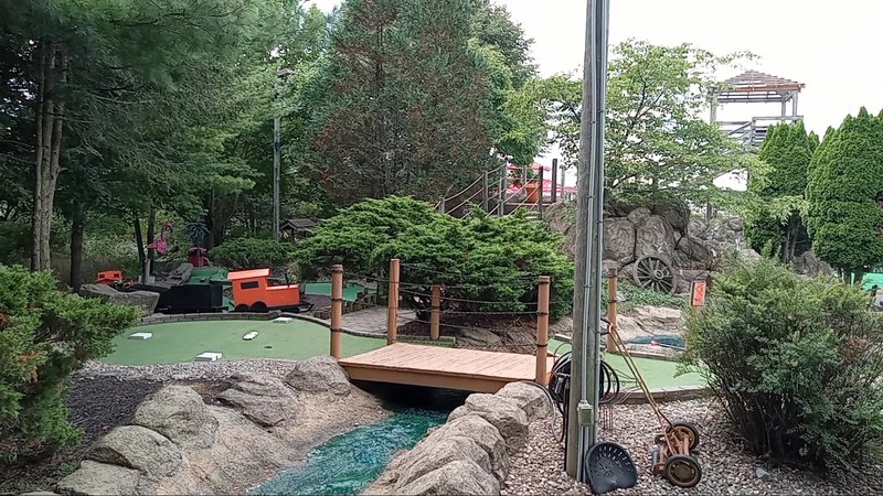 Happy Valley Mini Golf photo 2