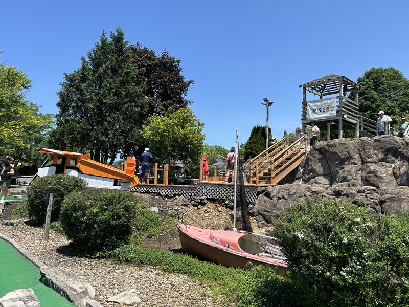 Happy Valley Mini Golf photo 4