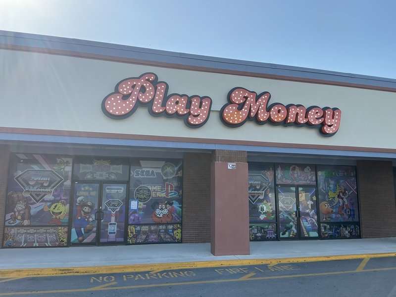 Play Money Family Pinball Arcade Bar: Ft. Pierce photo 4
