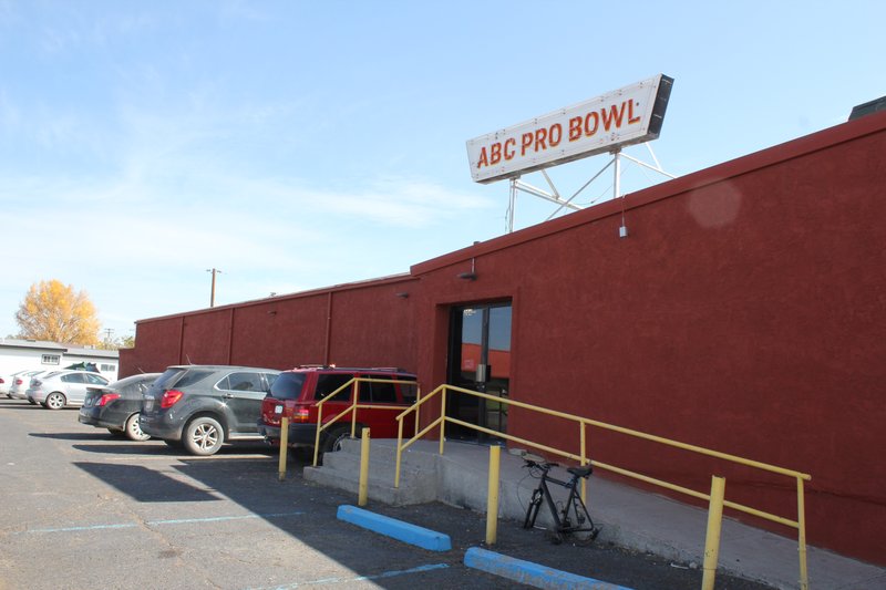 Juanitos Family Bowling Center photo 2