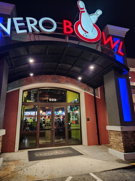 Vero Bowl - Lanes & Lounge photo 4