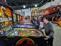 Tilty McFlipperz Pinball Bar photo 3