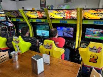 Tilty McFlipperz Pinball Bar photo 4