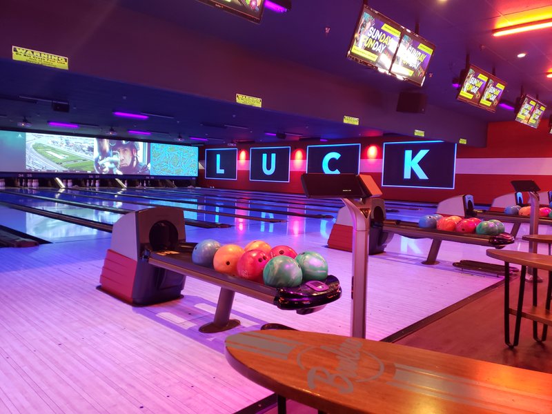 Bowlero Glendale