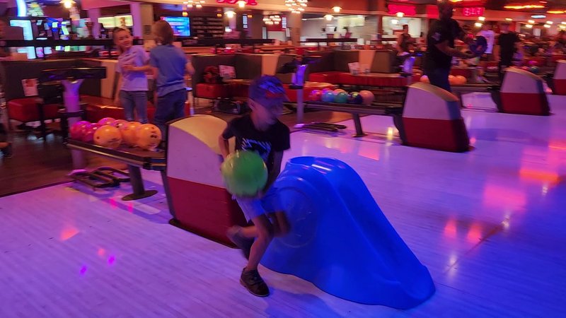 Bowlero Glendale photo 2