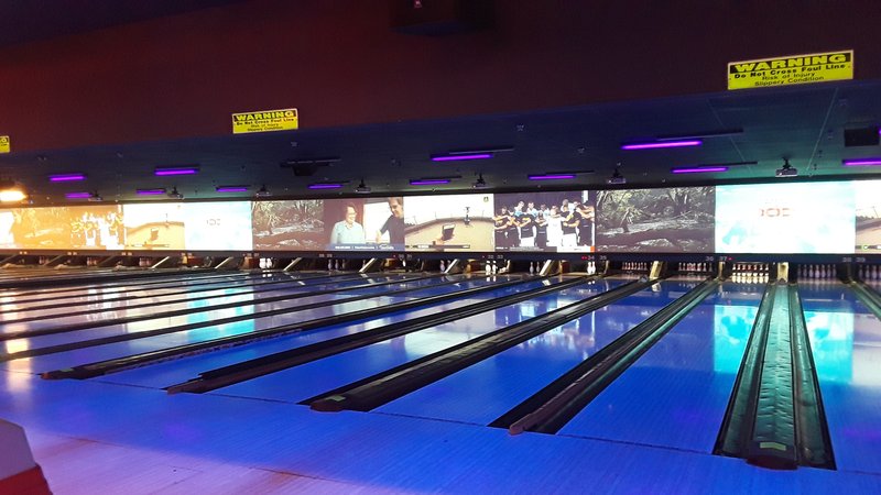 Bowlero Glendale photo 4