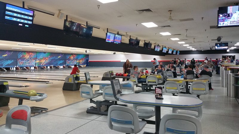 Bowlero Glendale photo 6