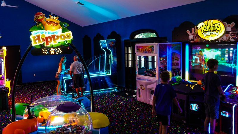 Paige's Crossing & Toptracer Driving Range