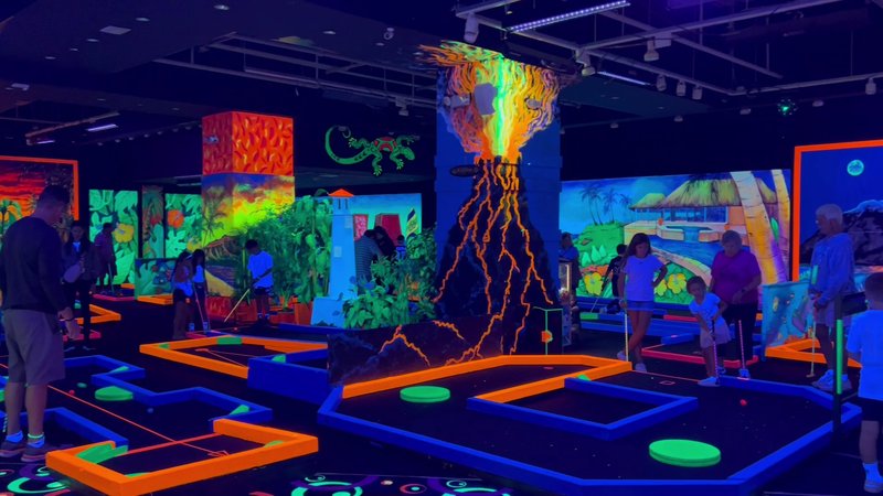 Aloha Mini Glow Golf photo 2