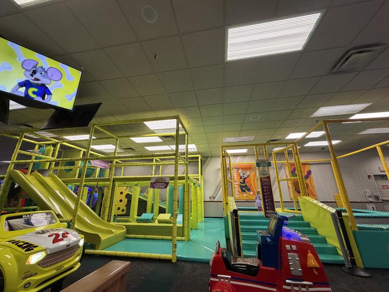 Chuck E. Cheese photo 4