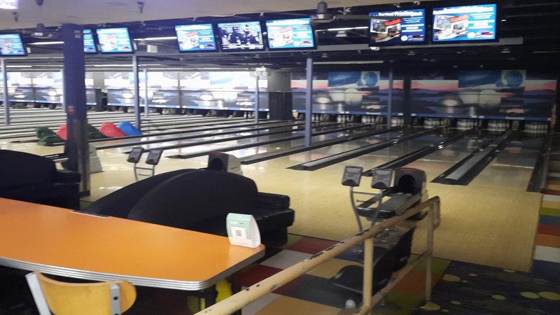 Desert Lanes Bowling Center photo 2
