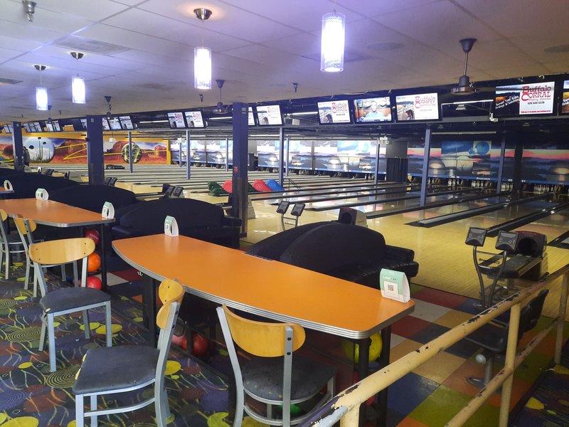 Desert Lanes Bowling Center photo 3