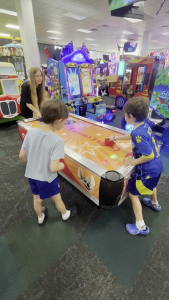 Chuck E. Cheese photo 2