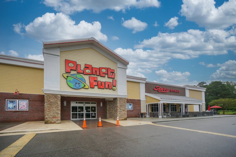 Planet Fun & Starz Grille Family Entertainment and Bowling Center photo 2