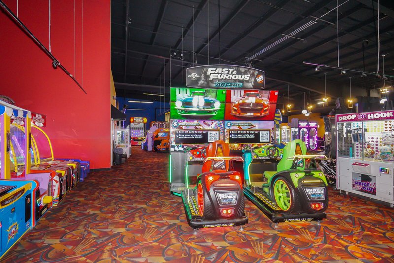 Planet Fun & Starz Grille Family Entertainment and Bowling Center photo 3