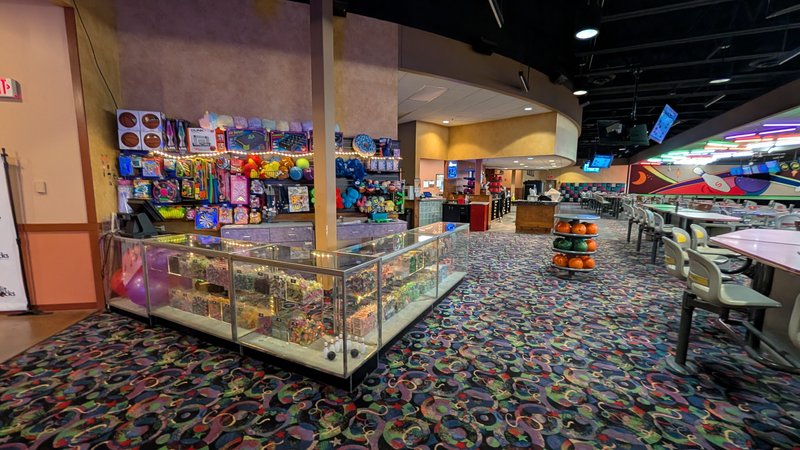 Splitrocks Restaurant, Bar, Bowling & Banquets photo 4