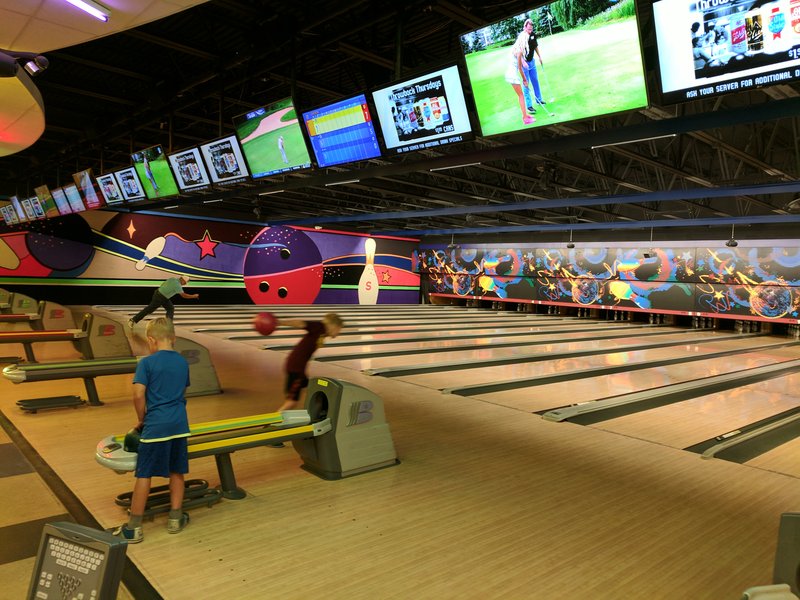 Splitrocks Restaurant, Bar, Bowling & Banquets photo 5