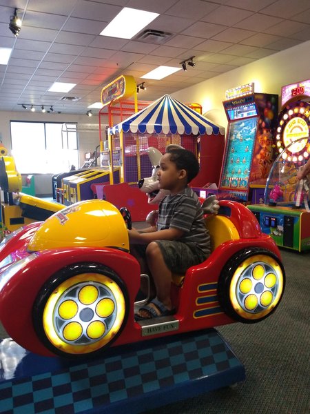 Chuck E. Cheese photo 3
