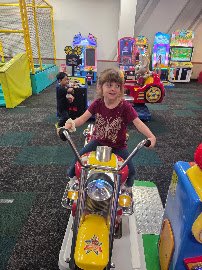 Chuck E. Cheese photo 4