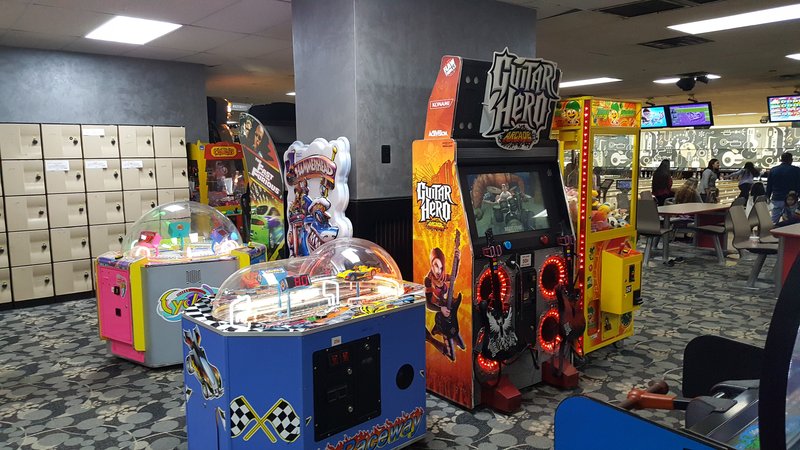 Paradise Lanes & FEC photo 6