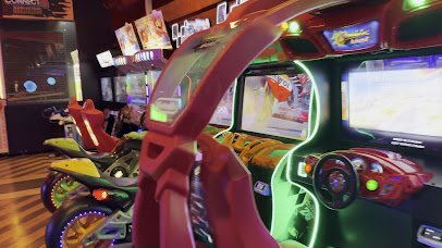 Bowlmor Cupertino photo 2