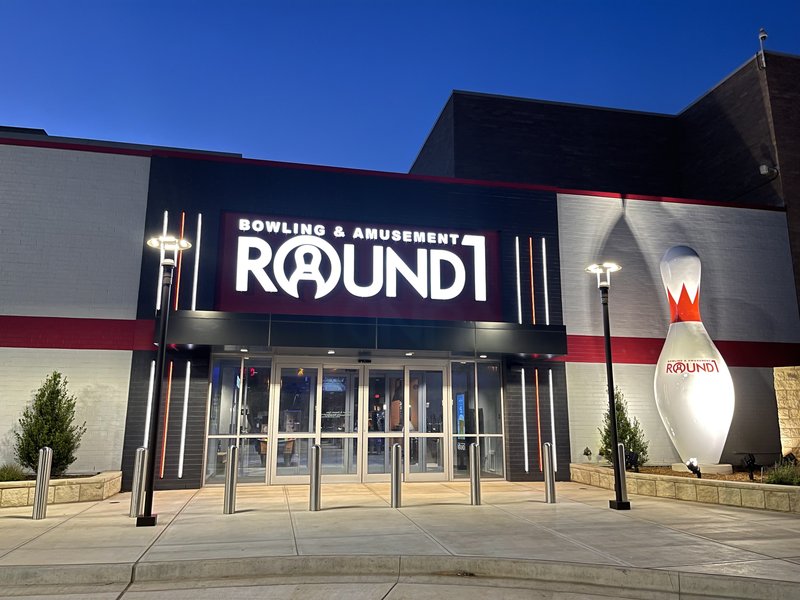 Round1 Bowling & Arcade Quail Springs Mall photo 3