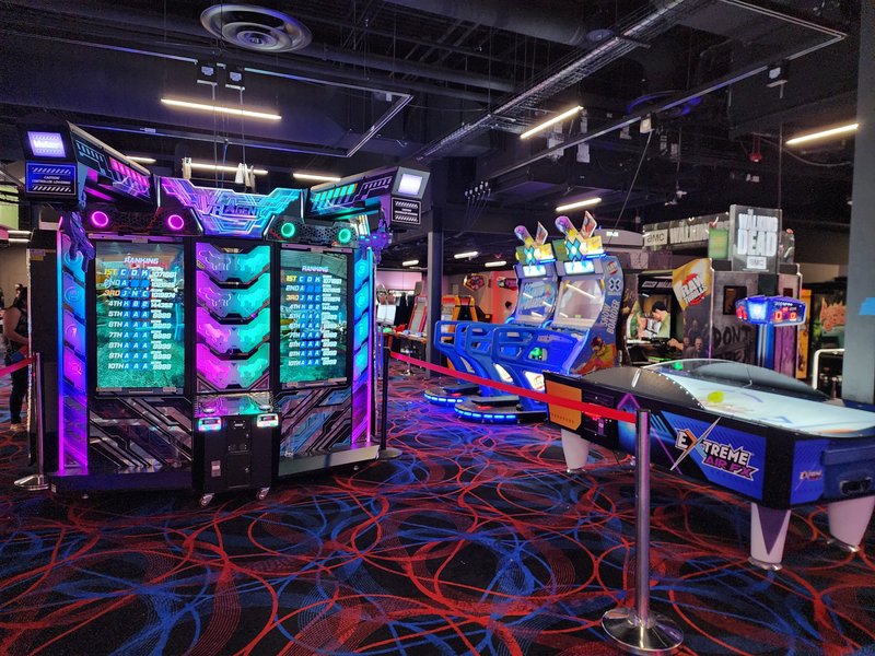 Round1 Bowling & Arcade Fox Valley Mall