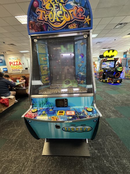 Chuck E. Cheese photo 6