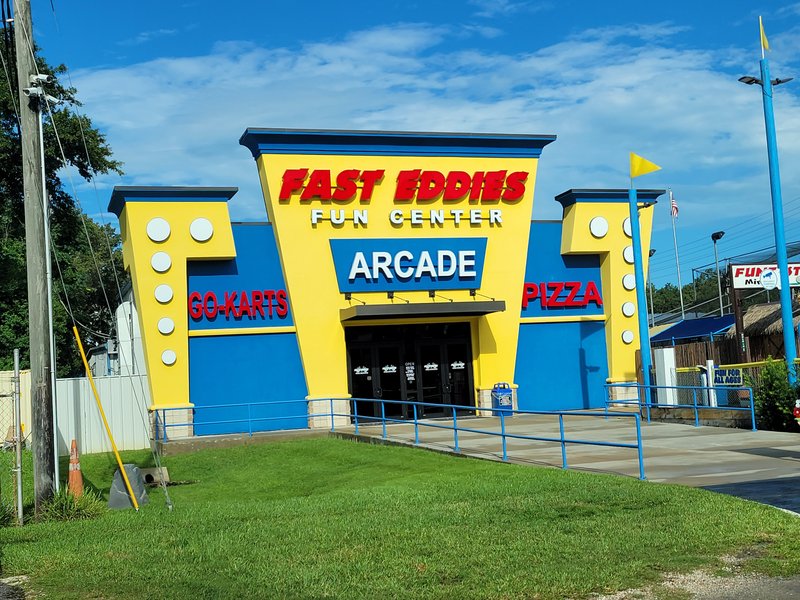 Fast Eddies Fun Center photo 4