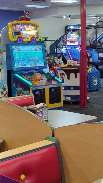 Chuck E. Cheese photo 2