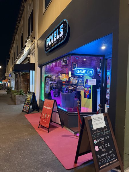 Pixels Arcade & Taproom photo 3