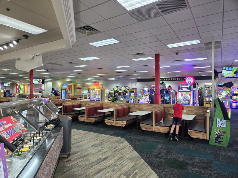 Chuck E. Cheese photo 4