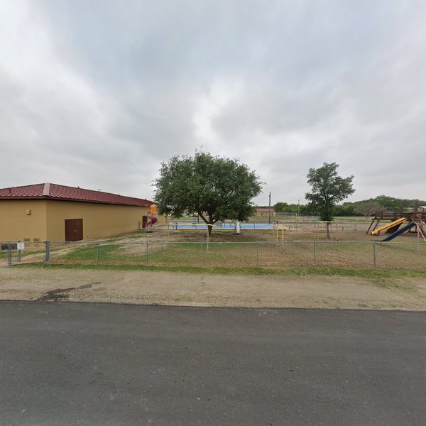Kinney County Splash Pad photo 4