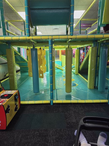 Chuck E. Cheese photo 4