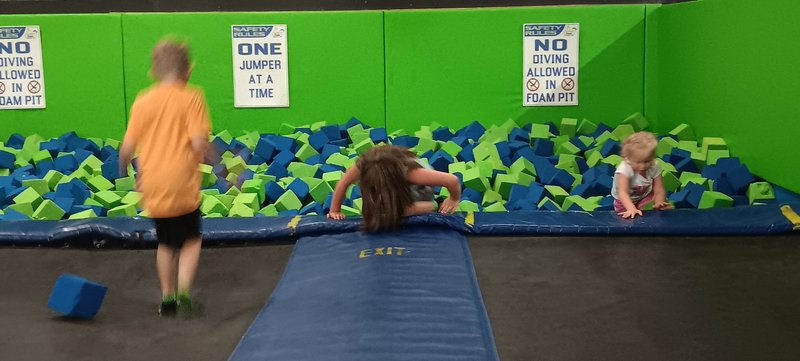 Trampoline jump photo 4