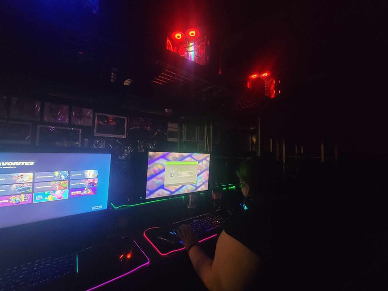 LAN King Gaming Lounge photo 2