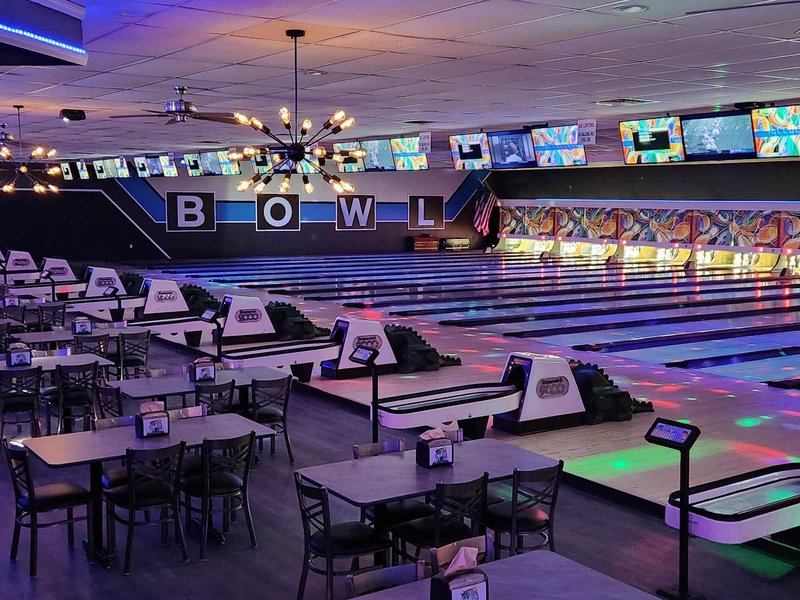 Island Bowl & Family Entertainment Center