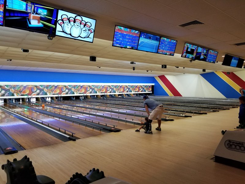 Island Bowl & Family Entertainment Center photo 3
