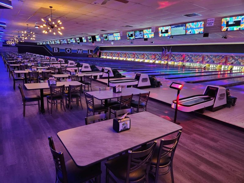 Island Bowl & Family Entertainment Center photo 4